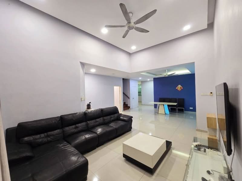 Semi-Detached House for Rent in Taman Pelangi Indah (Ulu Tiram) - Li Wei - Living Room - PropertyGuru.com.my