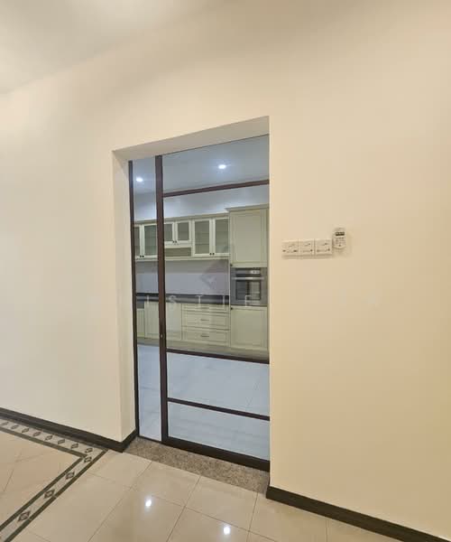 Bukit Jelutong untuk Untuk Dijual - RM 1,050,000, Mac 2026 - Kitchen - PropertyGuru.com.my