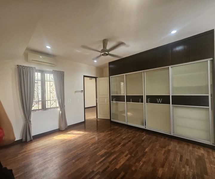 Bukit Jelutong untuk Untuk Dijual - RM 1,050,000, Mac 2026 - Bedroom - PropertyGuru.com.my