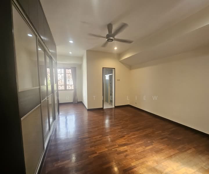 Bukit Jelutong untuk Untuk Dijual - RM 1,050,000, Mac 2026 - Bedroom - PropertyGuru.com.my