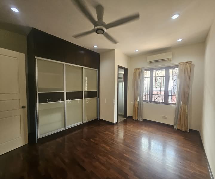 Bukit Jelutong untuk Untuk Dijual - RM 1,050,000, Mac 2026 - Bedroom - PropertyGuru.com.my