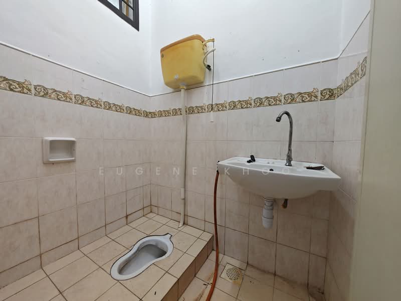 2-storey Terraced House for Rent in Taman Setia Indah (Tebrau) - Eugene Khoo - Bathroom - PropertyGuru.com.my