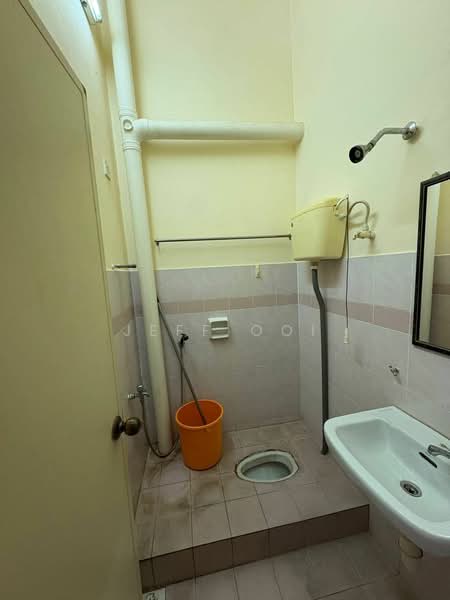 nusa bestari 2 untuk Untuk Disewa - RM 1,900 /bulan, Mac 2026 - Bathroom - PropertyGuru.com.my