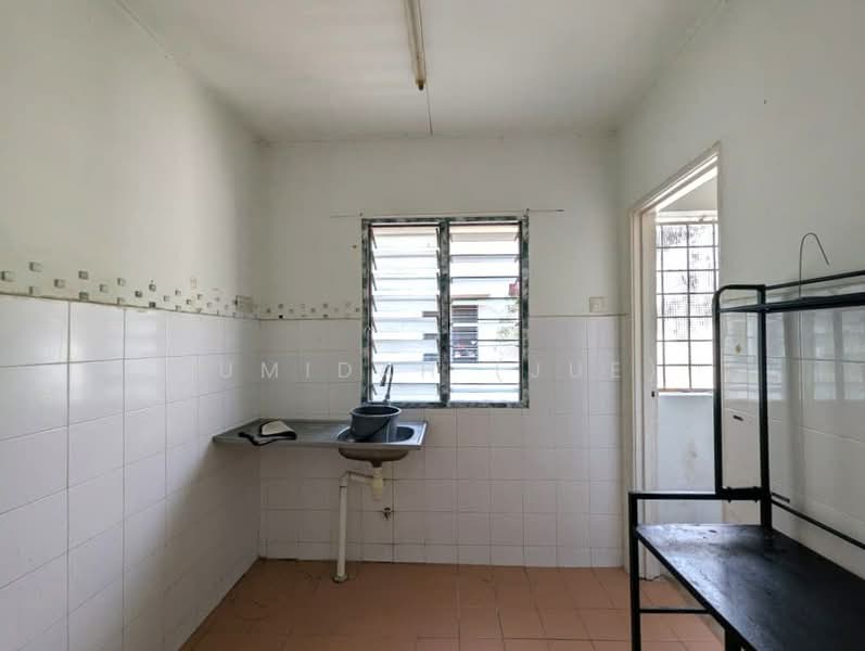Sri Ehsan untuk Untuk Dijual - RM 200,000, Mac 2026 - Kitchen - PropertyGuru.com.my