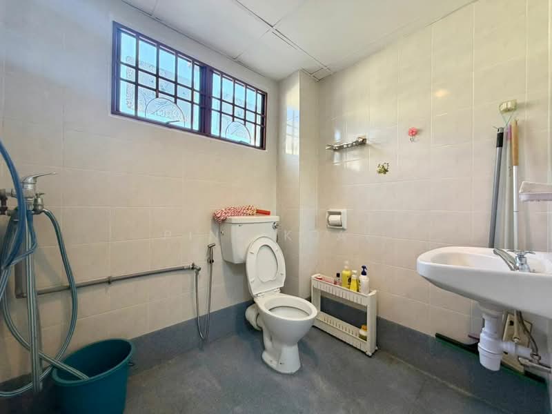 2-storey Terraced House for Sale in Taman Chee Seng (Tanjung Bungah) - Ping Koay - Bathroom - PropertyGuru.com.my
