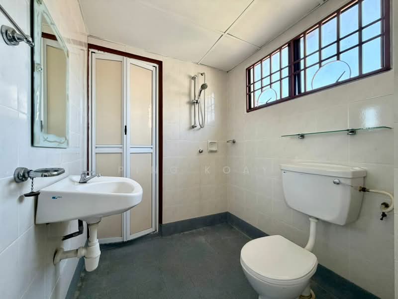 2-storey Terraced House for Sale in Taman Chee Seng (Tanjung Bungah) - Ping Koay - Bathroom - PropertyGuru.com.my