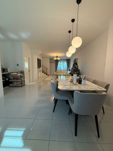 Semi-Detached House for Sale in Kuching (Sarawak) - Bong Xian - Dining Room - PropertyGuru.com.my