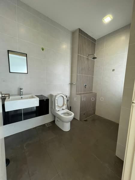 Semi-Detached House for Sale in Rawang (Selangor) - Levin Khoo - Bathroom - PropertyGuru.com.my