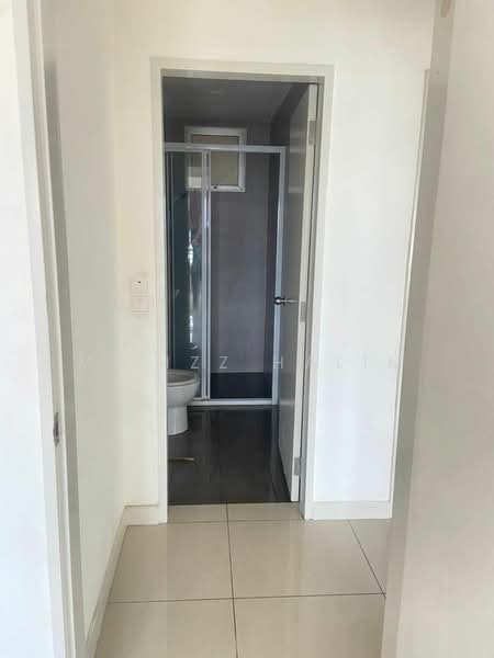 Servis Apartment untuk Disewa di Savanna Executive Suite @ Southville City - Mu'izz Halim - Bathroom - PropertyGuru.com.my