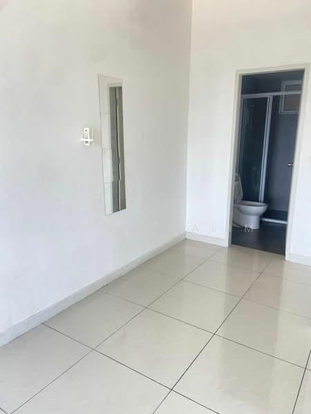 Servis Apartment untuk Disewa di Savanna Executive Suite @ Southville City - Mu'izz Halim - Bathroom - PropertyGuru.com.my