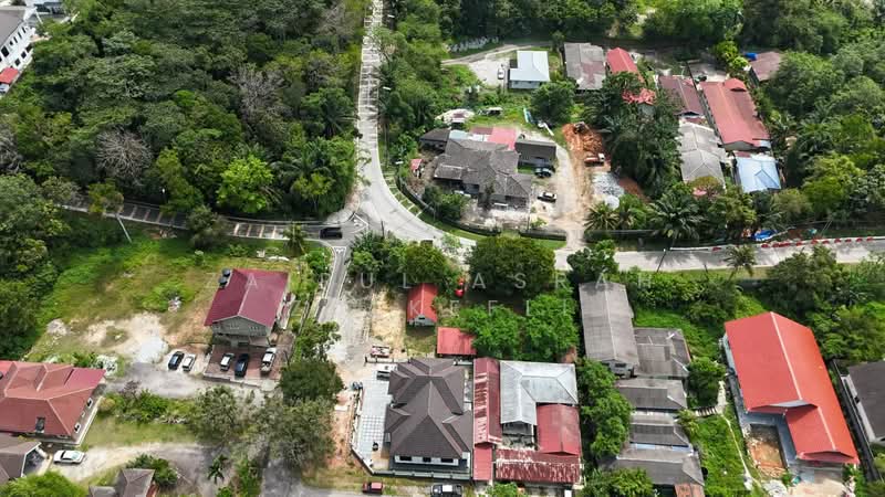 Kajang CORNER FREEHOLD Bungalow Lot Jalan Raja Nong Chik Sungai Merab Kajang untuk Untuk Dijual - RM 540,000, Mac 2026 - Exterior - PropertyGuru.com.my