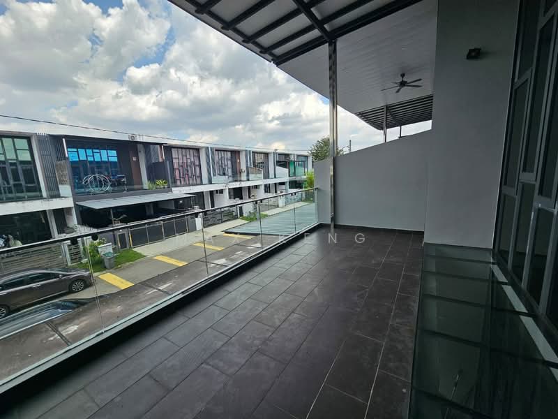 2-storey Terraced House for Sale in Bandar Pulai Jaya (Kulai) - Max Keng - Balcony - PropertyGuru.com.my