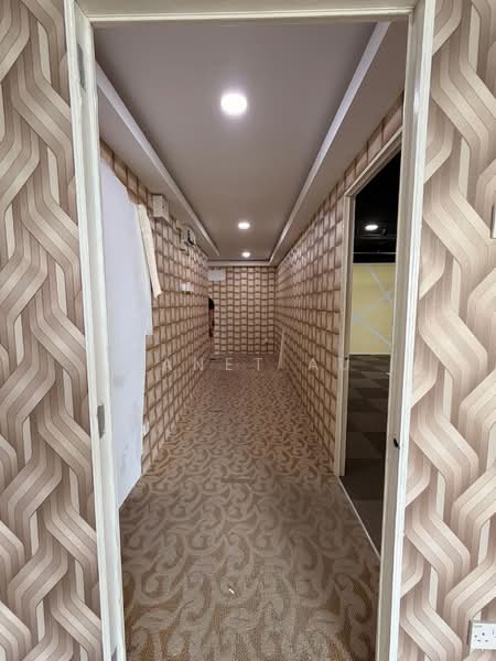 Street Mall @ One South, Seri Kembangan untuk Untuk Disewa - RM 2,300 /bulan, Mac 2026 - Corridor - PropertyGuru.com.my