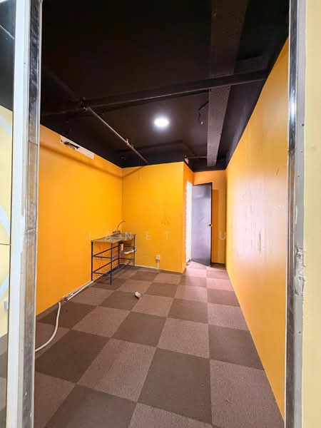 Street Mall @ One South, Seri Kembangan untuk Untuk Disewa - RM 2,300 /bulan, Mac 2026 - Interior - PropertyGuru.com.my