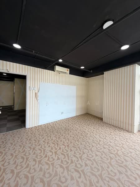 Street Mall @ One South, Seri Kembangan untuk Untuk Disewa - RM 2,300 /bulan, Mac 2026 - Interior - PropertyGuru.com.my