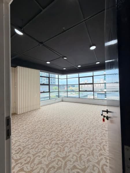 Street Mall @ One South, Seri Kembangan untuk Untuk Disewa - RM 2,300 /bulan, Mac 2026 - Interior - PropertyGuru.com.my