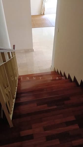 Rumah Berkembar untuk Dijual di Subang Jaya (Selangor) - Benny Tan - Stairs - PropertyGuru.com.my