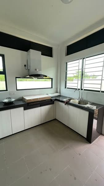 City garden kota samarahan untuk Untuk Disewa - RM 2,700 /bulan, Mac 2026 - Kitchen - PropertyGuru.com.my