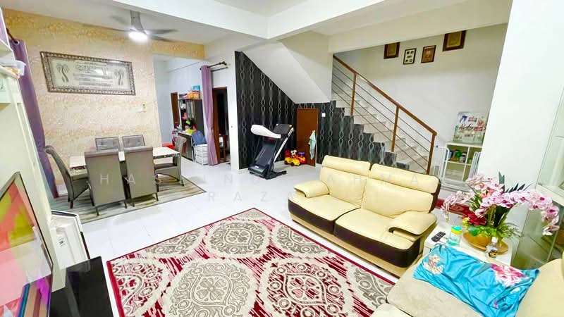 2-storey Terraced House for Sale in Puncak Alam (Selangor) - Haslinda Ahmad Razali - Living Room - PropertyGuru.com.my