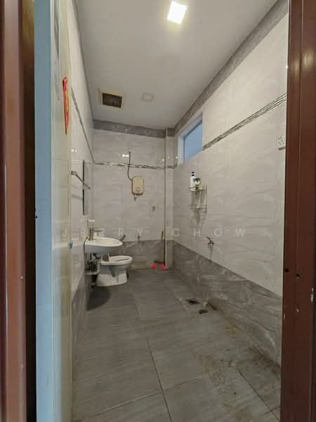 2-storey Terraced House for Sale in Bandar Lahat Mines (Lahat) - Jerry Chow - Bathroom - PropertyGuru.com.my