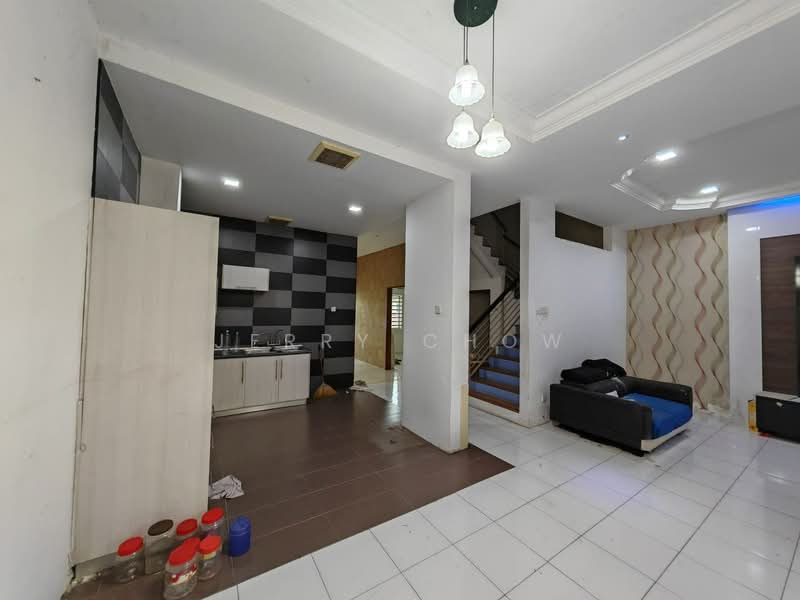 2-storey Terraced House for Sale in Bandar Lahat Mines (Lahat) - Jerry Chow - Living Room - PropertyGuru.com.my