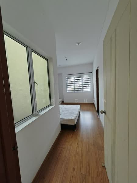 2-storey Terraced House for Sale in Bandar Lahat Mines (Lahat) - Jerry Chow - Corridor - PropertyGuru.com.my