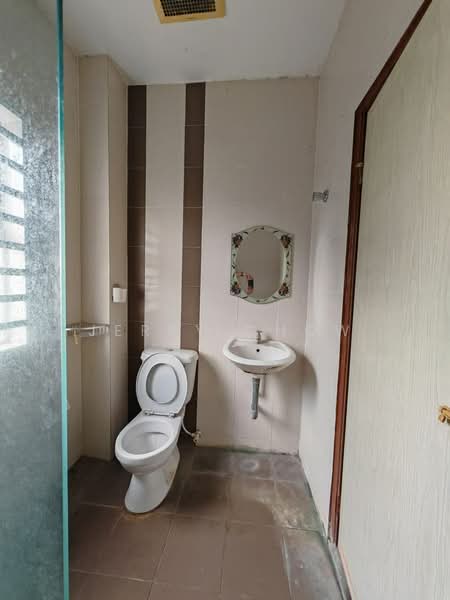 2-storey Terraced House for Sale in Bandar Lahat Mines (Lahat) - Jerry Chow - Bathroom - PropertyGuru.com.my