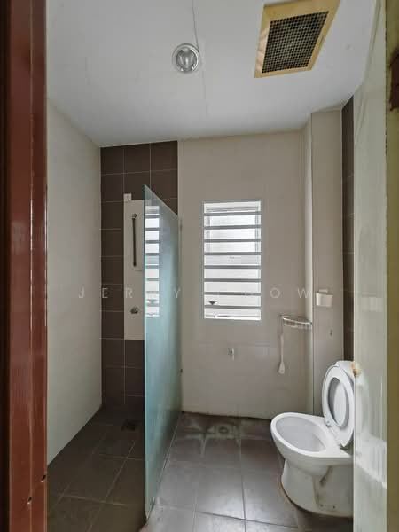 2-storey Terraced House for Sale in Bandar Lahat Mines (Lahat) - Jerry Chow - Bathroom - PropertyGuru.com.my