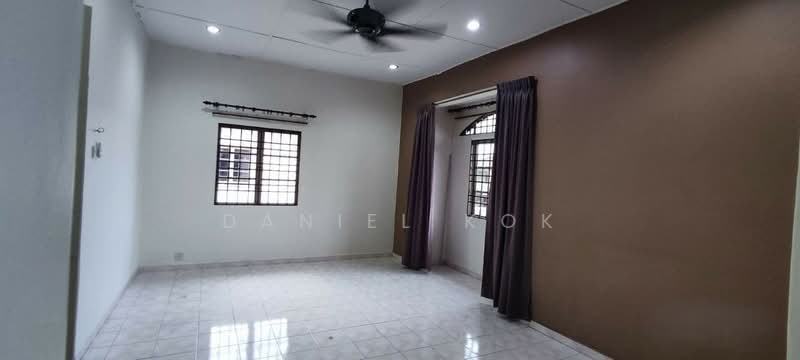 RM750k! 35x80ft! 4R3B! Good Condition Value buy Taman Mesra Kampung Jawa Klang 2 Sty Semi D House untuk Untuk Dijual - RM 750,001, Mac 2026 - Living Room - PropertyGuru.com.my