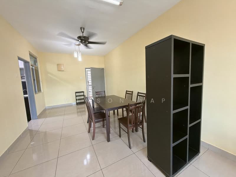 East Bay (Seri Bayan) untuk Untuk Disewa - RM 1,800 /bulan, Mac 2026 - Dining Room - PropertyGuru.com.my