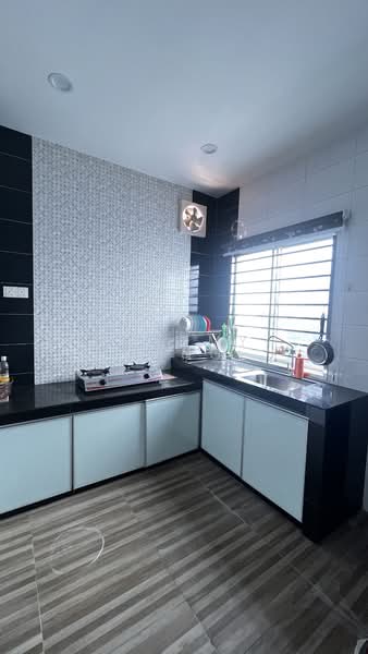 Jalan Indah 1/6, Taman Bukit Indah, 81200 Johor Bahru, Johor untuk Untuk Disewa - RM 3,500 /bulan, Mac 2026 - Kitchen - PropertyGuru.com.my