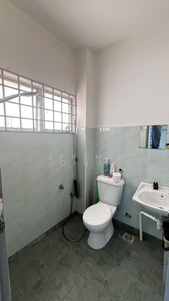 Jalan Indah 1/6, Taman Bukit Indah, 81200 Johor Bahru, Johor untuk Untuk Disewa - RM 3,500 /bulan, Mac 2026 - Bathroom - PropertyGuru.com.my
