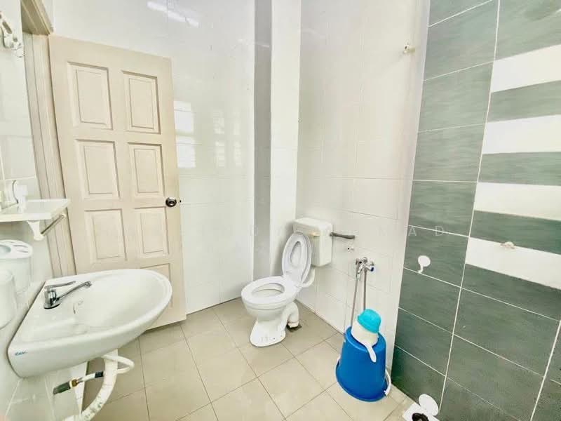 2-storey Terraced House for Sale in Senawang (Negeri Sembilan) - Haslinda Ahmad Razali - Bathroom - PropertyGuru.com.my