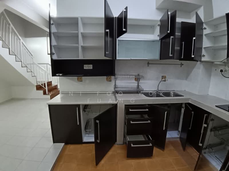Impian 4 (2-Storey, 20x70) @ Setia Alam untuk Untuk Disewa - RM 2,000 /bulan, Mac 2026 - Kitchen - PropertyGuru.com.my