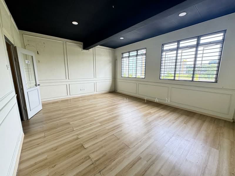 Shop for Rent in Taman Lestari Perdana (Seri Kembangan) - Sherman Tan - Interior - PropertyGuru.com.my