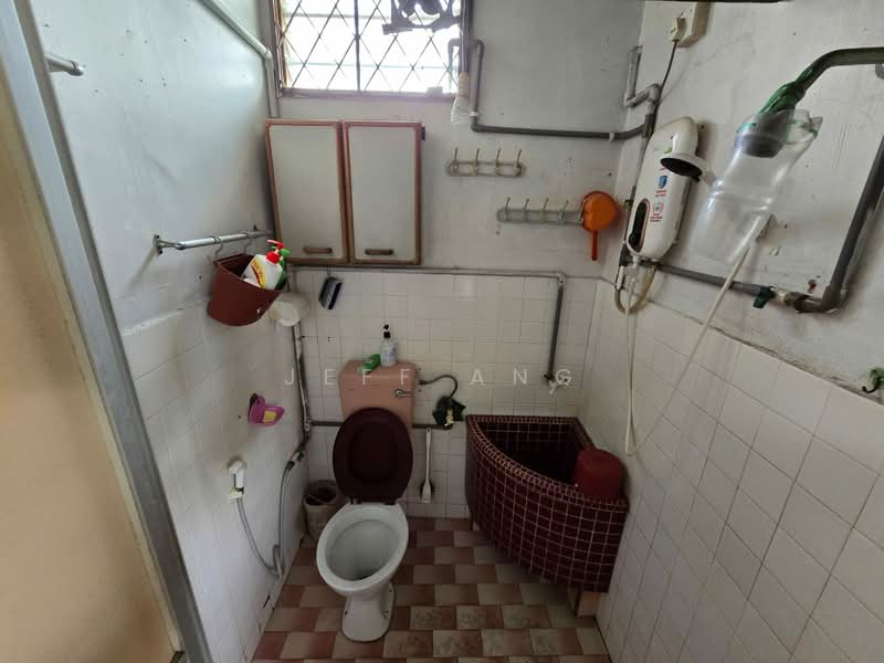 Taman Suria 1-storey Corner Lot For Sale Land Size 4,473Sqft JB Town untuk Untuk Dijual - RM 1,300,000, Mac 2026 - Bathroom - PropertyGuru.com.my