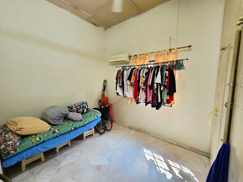 Taman Suria 1-storey Corner Lot For Sale Land Size 4,473Sqft JB Town untuk Untuk Dijual - RM 1,300,000, Mac 2026 - Bedroom - PropertyGuru.com.my