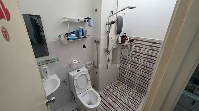1-storey Terraced House for Sale in Gelang Patah (Johor) - Max Keng - Bathroom - PropertyGuru.com.my