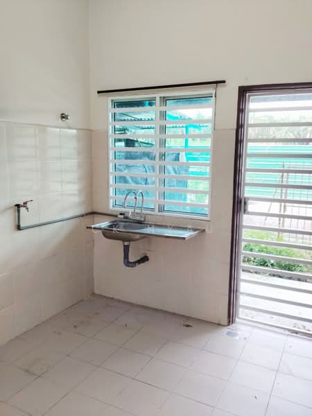 2-storey Terraced House for Rent in Ipoh (Perak) - Ck Nyau - Kitchen - PropertyGuru.com.my