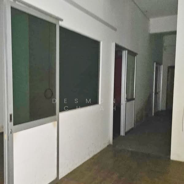 Shop for Rent in Simpang Ampat (Penang) - Desmond Chuah - Corridor - PropertyGuru.com.my