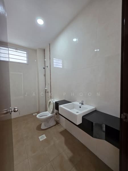Semi-Detached House for Sale in Johor Bahru (Johor) - Jack Phoon - Bathroom - PropertyGuru.com.my