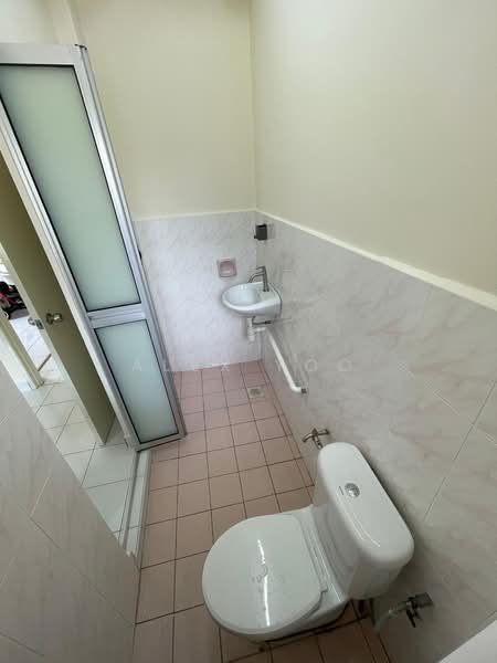 Block 101 Apartment untuk Untuk Dijual - RM 330,000, Mac 2026 - Bathroom - PropertyGuru.com.my