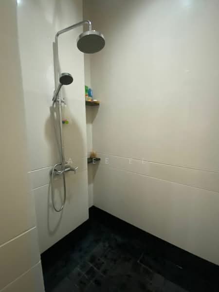 Kondominium untuk Dijual di Quayside Seafront Resort Condominiums - A Ee Ee - Bathroom - PropertyGuru.com.my