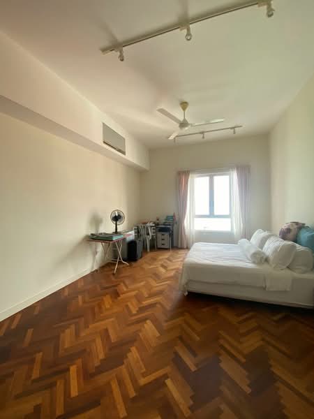 Kondominium untuk Dijual di Quayside Seafront Resort Condominiums - A Ee Ee - Bedroom - PropertyGuru.com.my