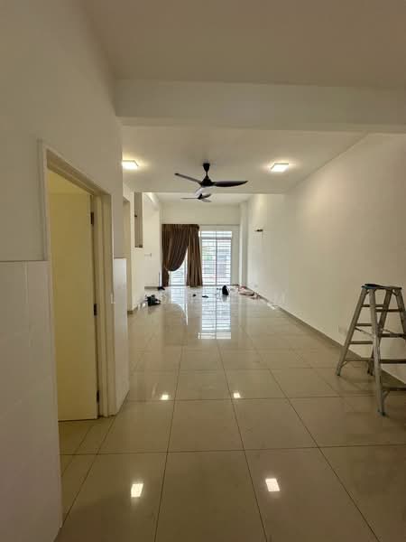 Aquamarine Phase 2C @ Taman Putra Prima untuk Untuk Dijual - RM 820,000, Mac 2026 - Living Room - PropertyGuru.com.my