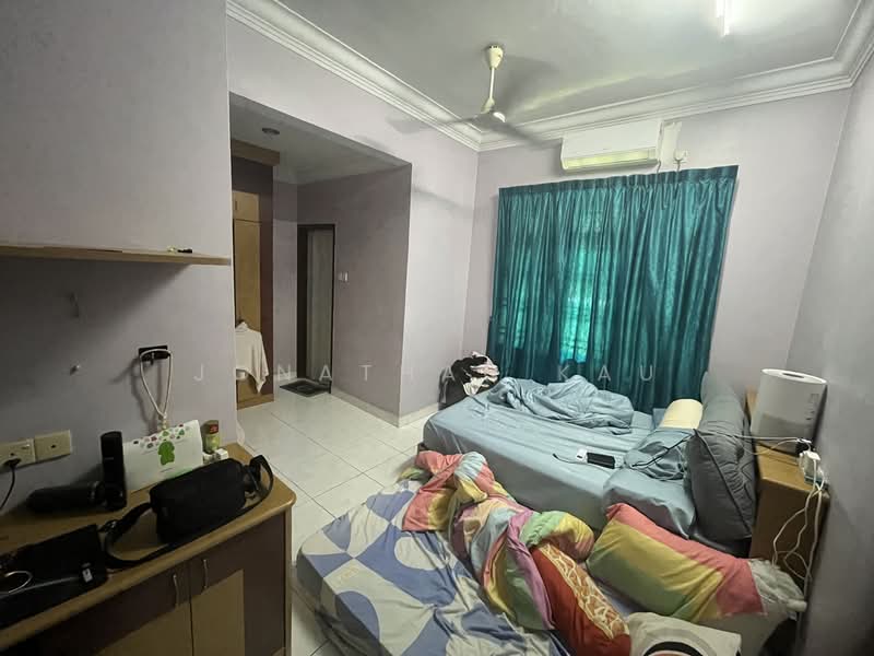 Semi-Detached House for Rent in Taman Gaya (Ulu Tiram) - Jonathan Kau - Bedroom - PropertyGuru.com.my
