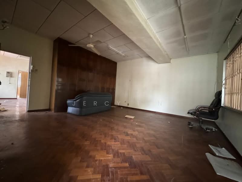 Taman Sri Tebrau untuk Untuk Dijual - RM 5,200,000, Mac 2026 - Living Room - PropertyGuru.com.my