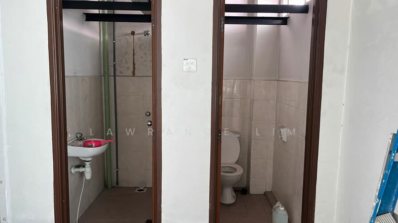 Shop / Office for Sale in Taman Kota Syahbandar (Melaka City) - Lawrance Lim - Bathroom - PropertyGuru.com.my