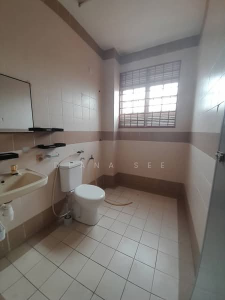 2-storey Terraced House for Rent in Taman Meru (Klang) - Diana See - Bathroom - PropertyGuru.com.my