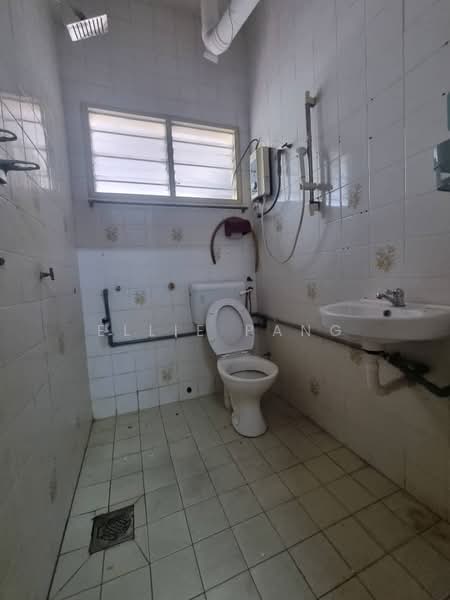 Apartment for Sale at Langkawi Apartment - Ellie Pang - Bathroom - PropertyGuru.com.my